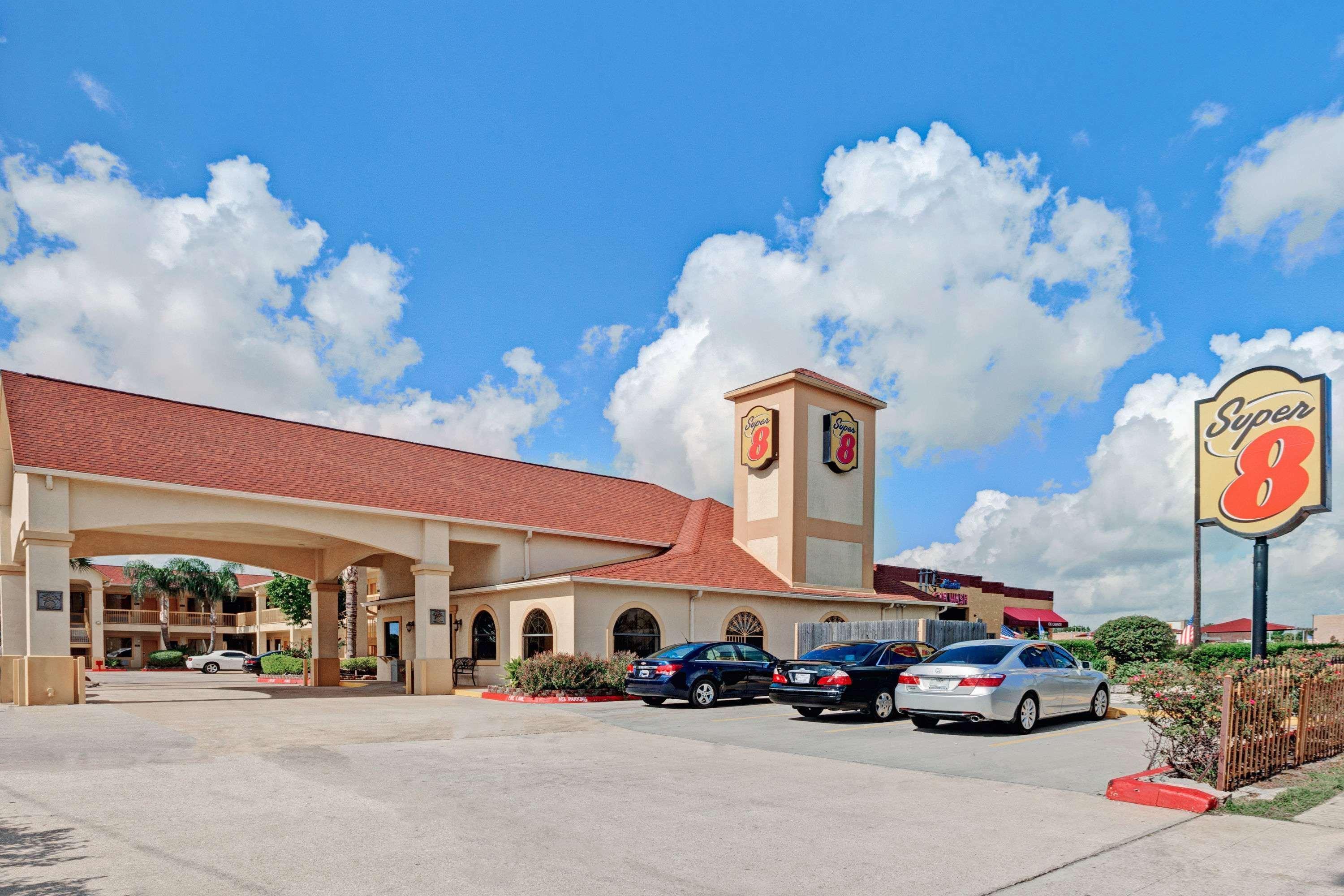 Super 8 By Wyndham Houston Hobby Airport South Hotel Екстериор снимка