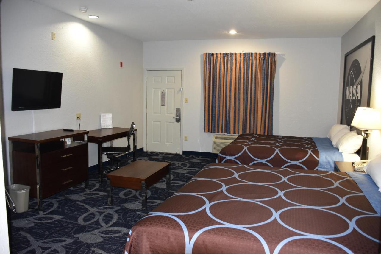 Super 8 By Wyndham Houston Hobby Airport South Hotel Екстериор снимка